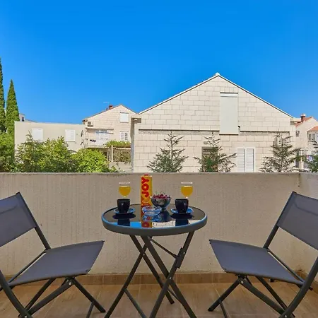 The Monroe - Stylish 2 Bd In Orsan